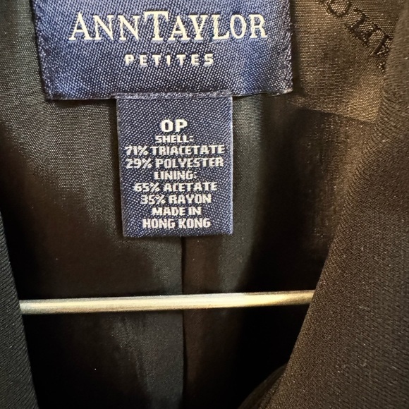 Ann Taylor Black Blazer with Notched Lapels and Fitted Silhouette - Picture 13 of 13